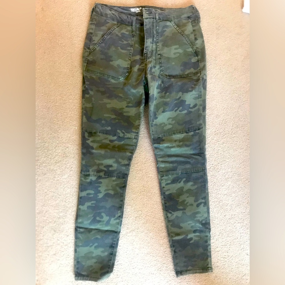 4. High rise camo jeggings